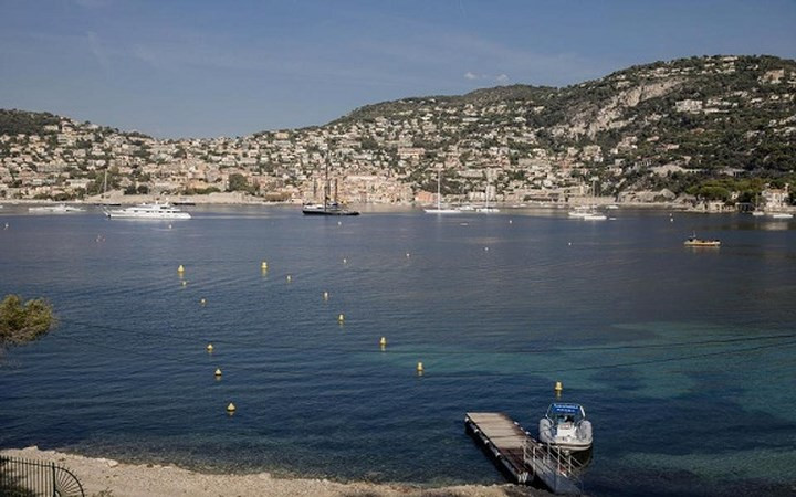 Ngôi biệt thự có vị trí đắc địa dọc theo bờ biển Saint-Jean-Cap-Ferrat ở phía nam nước Pháp.