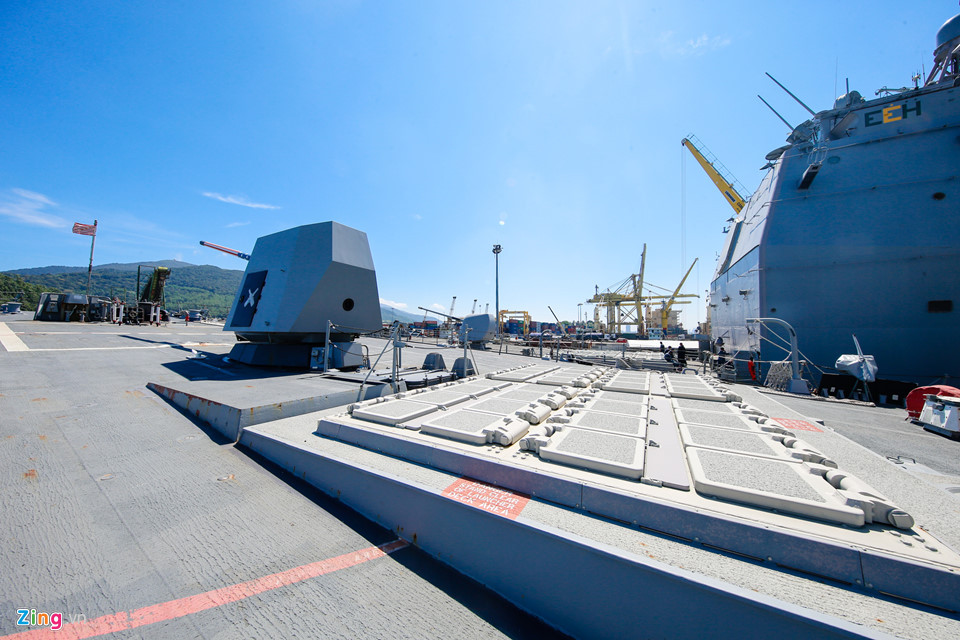 DDG-108 được trang bị 96 ống phóng thẳng đứng Mk41 có thể phóng nhiều loại tên lửa khác nhau. Vũ khí trên tàu khu trục Wayne E.Meyer tương tự trên tuần dương hạm lớp Ticonderoga, chỉ ít hơn về số lượng. Arleigh Burke thuộc lớp tàu chiến đa năng có thể thực hiện nhiều nhiệm vụ cùng lúc. Một số tàu được nâng cấp để tham gia vào hệ thống phòng thủ tên lửa đạn đạo trên biển Aegis BMD.