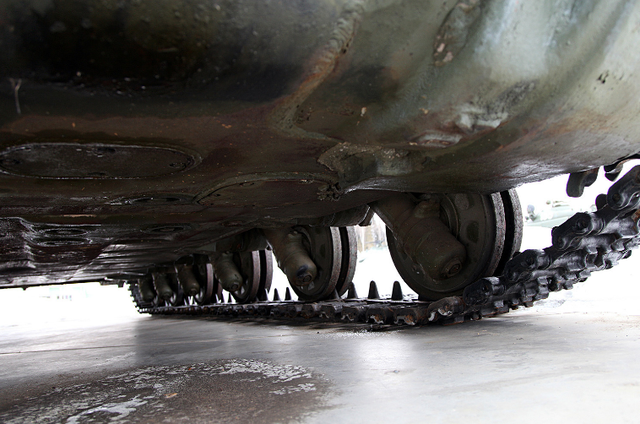 Mặc dù đã bước vào một số cuộc thử nghiệm nhưng sau cùng Object 775 đã không được chấp nhận trang bị. Một trong những lý do chính đến từ cấu hình siêu thấp của nó khiến kíp lại không có tầm nhìn tốt trên chiến trường, hệ thống dẫn đường tên lửa không có độ tin cậy cao. Nguồn ảnh: Flat.