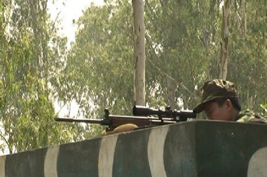 Lý giải cho việc trọng lượng tăng đột biến này chính là nằm ở thiết kế của khẩu súng, với chiều dài tiêu chuẩn lên tới 1112mm kèm theo đó là nòng súng có chiều dài khoảng 508 mm, đảm bảo viên đạn được bắn ra từ khẩu súng bắn tỉa này sẽ có gia tốc lớn nhất so với các phiên bản khác trong dòng súng Galil này. Nguồn ảnh: Tube.