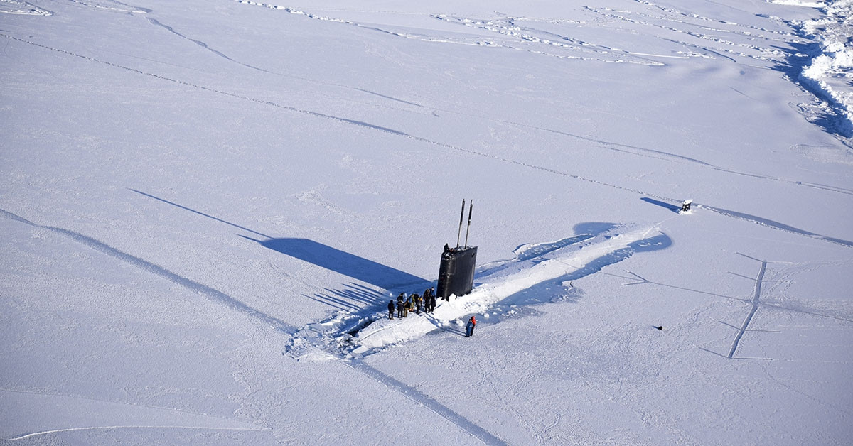 Các thành phần quan trọng nhất của chiếc tàu ngầm bao gồm hệ thống thủy âm, liên lạc và định vị sẽ được thử thách trong môi trường nhiệt độ - 50 độ C quanh năm tuyết phủ trắng này. Nguồn ảnh: Kitsapsun.