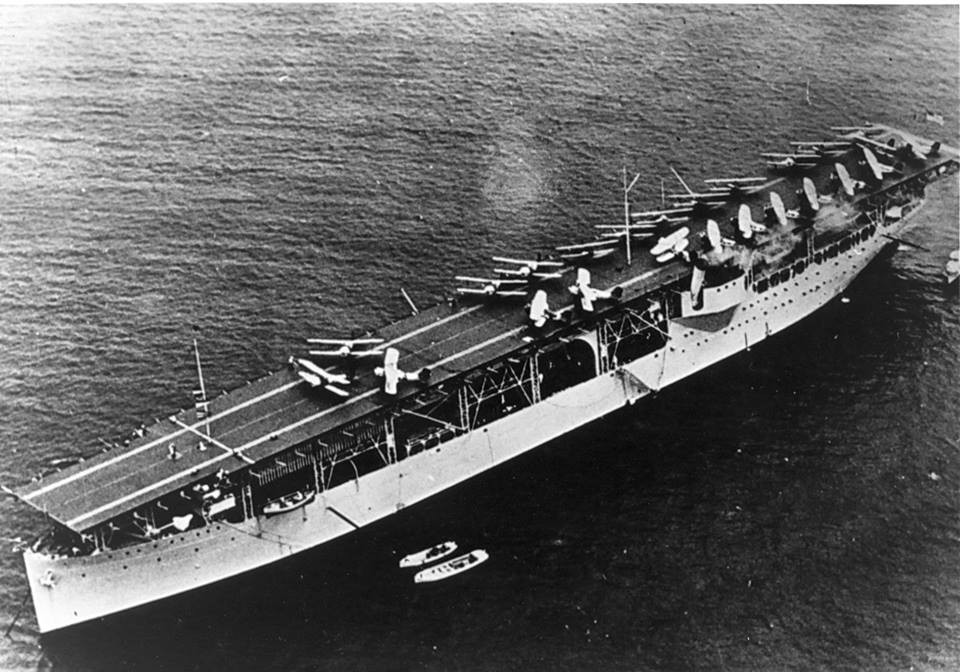 USS Langley được xem là tàu sân bay đầu tiên trong lịch sử nước Mỹ, nhưng không nhiều người biết rằng, nó vốn được cải biên từ tàu chở than USS Jupiter. Nguồn ảnh: Flickr.