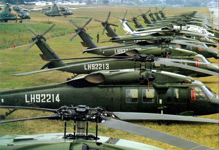 Tuy nhiên, sau khi mối quan hệ Trung-Mỹ đi xuống trong đầu những năm 1990 và việc Washington áp đặt lệnh cấm vận vũ khí lên Trung Quốc. Điều này dẫn tới một vấn đề đó là Trung Quốc không còn đủ khả năng vận hành phi đội S-70 hiện có, cũng như không thể tiếp cận với công nghệ sản xuất dòng trực thăng này trong tương lai. Nguồn ảnh: Militaryasia.