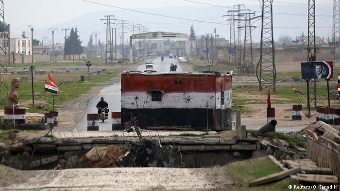 Nếu tính tổng cộng toàn bộ số người đã thiệt mạng tại Syria, bao gồm cả dân thường thì con số này vòa khoảng 498.000 người tính tới tháng 3 năm 2018 này. Con số trên được đưa ra bởi những nhà quan sát trong ủy ban Bảo vệ Nhân quyền tại Syria. Nguồn ảnh: Reuters.