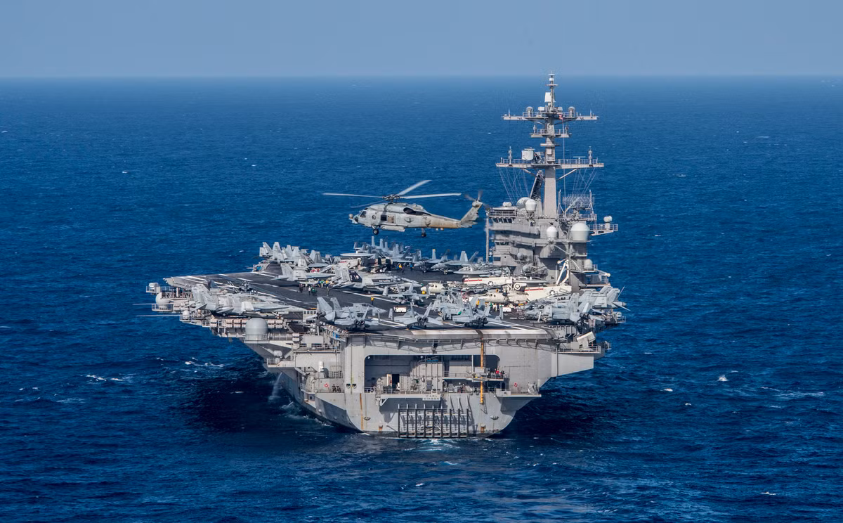 Như vậy, có thể khẳng định một điều, tàu sân bay USS Carl Vinson của Mỹ sẽ bị cho nghỉ hưu trước năm 2030 tới đây vì đã quá hạn 50 năm kể từ ngày hạ thủy. Nguồn ảnh: Pinterest.