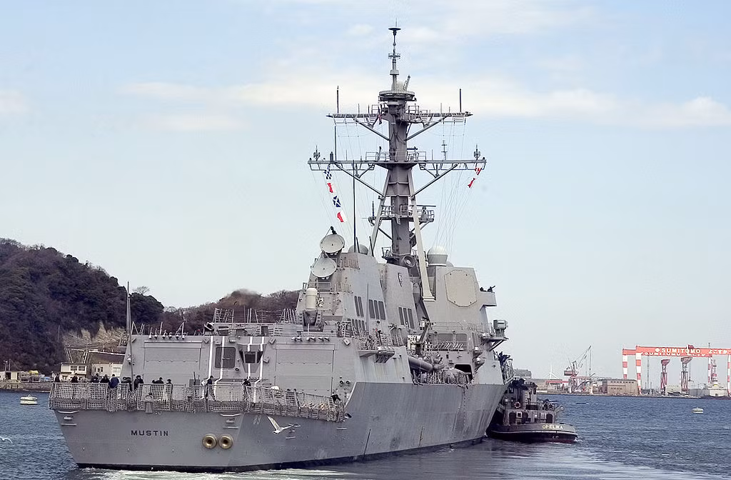 Khu trục hạm USS Ralph Johnson được đặt lườn từ ngày 12/9/2014, hạ thủy sau đó hơn 1 năm vào ngày 12/12/2015 và có thời gian hoàn thiện cùng với chạy thử nghiệm kết thúc hồi đầu tháng 3/2018 vừa rồi. Nguồn ảnh: Wiki.