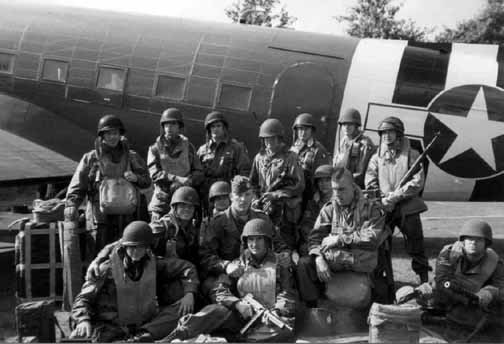 Toàn bộ hơn 4 vạn lính dù được thả xuống Hà Lan bằng không vận, để có thể chở đủ tiếp tế và phương tiện hậu cần cho những người lính này, một kế hoạch chưa từng có trong lịch sử chiến tranh đã được vạch ra, đó là sử dụng tàu lượn hạ cánh xuống những cánh đồng rộng mênh mông ở Hà Lan, mang theo xe thiết giáp nhẹ, xe jeep, pháo, đạn và nhu yếu phẩm. Nguồn ảnh: Meseum.