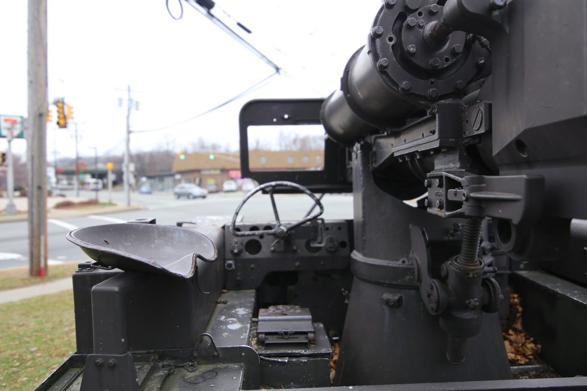 Kể từ sau M56 Scorpion, quân đội Mỹ không còn bất cứ một khẩu pháo tự hành nào khác có khả năng thả dù từ máy bay vận tải mà thay vào đó, họ chuyển sang học thuyết sử dụng "trực thăng vận" với khả năng mang pháo đến tận trận địa và di chuyển trên trận địa bằng trực thăng vũ trang. Nguồn ảnh: Fra.