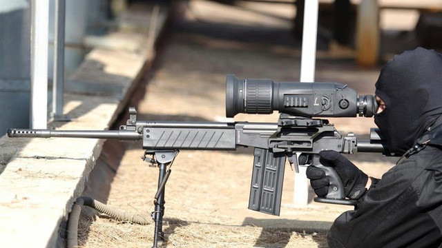 Ra đời từ năm 1983, khẩu súng bắn tỉa Galatz hiện được coi là một trong những khẩu súng bắn tỉa hiện đại và phổ biến nhất trên thế giới do Israel sản xuất. Phiên bản SR-99 mới hơn với các chi tiết được làm hoàn toàn bằng nhựa tổng hợp và kim loại cũng giành được rất nhiều thành công trên thị trường vũ khí quốc tế. Nguồn ảnh: Wiki.