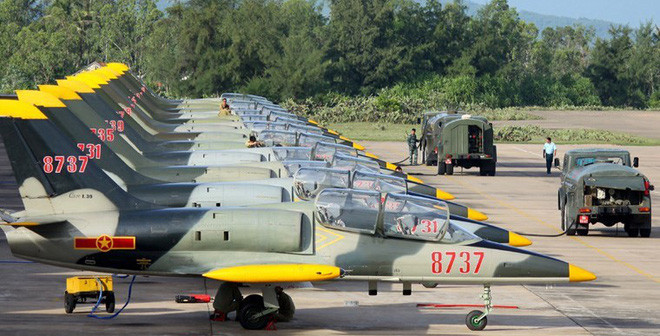 Tốc độ tối đa mà nhà sản xuất khuyến cáo là không vượt quá 980 km/h, nghĩa là chiếc máy bay này không thể huấn luyện cho phi công bay với tốc độ siêu thanh. Nguồn ảnh: Infonet.