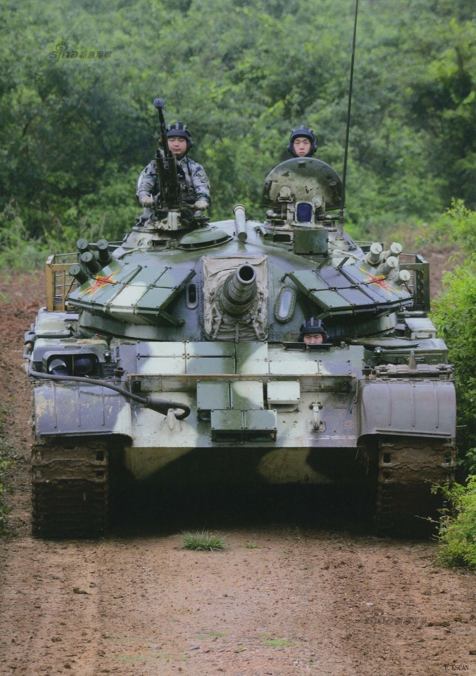 So với các phiên bản trước đó, động cơ của Type 59D đã được cải thiện công suất lên khoảng 40% với công suất thực là 730 mã lực so với công suất 580 mã lực như các loại Type 59 trước đó. Nguồn ảnh: Sina.