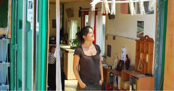 Bà mẹ đơn thân Lulu đã quyết tâm tự xây cho các cô con gái của mình một ngôi nhà tử tế thay vì ngày ngày phải sống trong nhà thuê đắt đỏ.