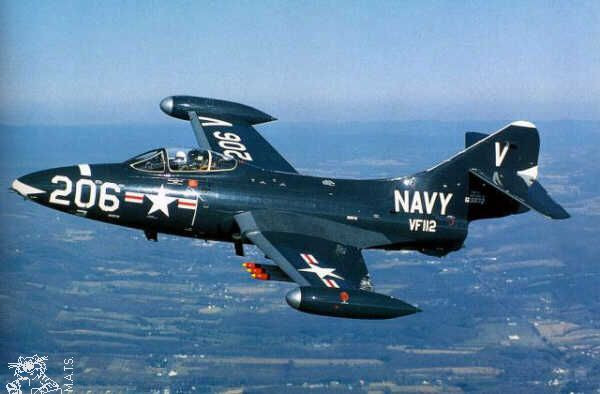 Ra đời từ năm 1947, Grumman F9F Panther là chiến đấu cơ phản lực thứ hai của Hải quân Mỹ nhưng lại là dòng máy bay chiến đấu phản lực đầu tiên của lực lượng này được sản xuất với số lượng lớn sau Chiến tranh Thế giới thứ 2. Nguồn ảnh: MATS.