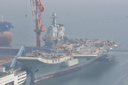 Tàu sân bay Type 001A của Trung Quốc tại cảng đóng tàu Đại Liên, phía Bắc Tỉnh Liêu Ninh, Trung Quốc. Nguồn ảnh: Globaltimes.