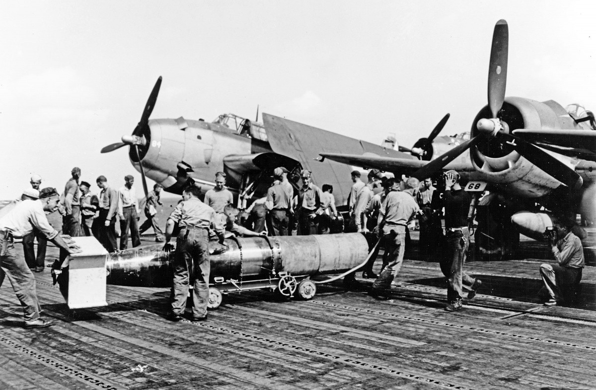 Thậm chí, loại ngư lôi Mk 14 này còn lập kỷ lục vô tiền khoáng hậu, nó chính là loại ngư lôi duy nhất trên thế giới có khả năng... đâm chìm chính chiếc tàu ngầm đã phóng nó ra, mà cụ thể ở đây là một tàu ngầm Mỹ. Nguồn ảnh: USairwing.