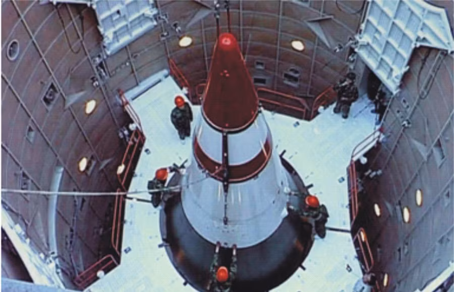 Ra đời từ cuối những năm 70 của thế kỷ trước, kể từ năm 1981 tới nay, tên lửa ICBM Đông Phong đã được sử dụng trong biên chế chính thức của quân đội Trung Quốc mà cụ thể là lực lượng Pháo binh Số hai của nước này. Nguồn ảnh: QQ.