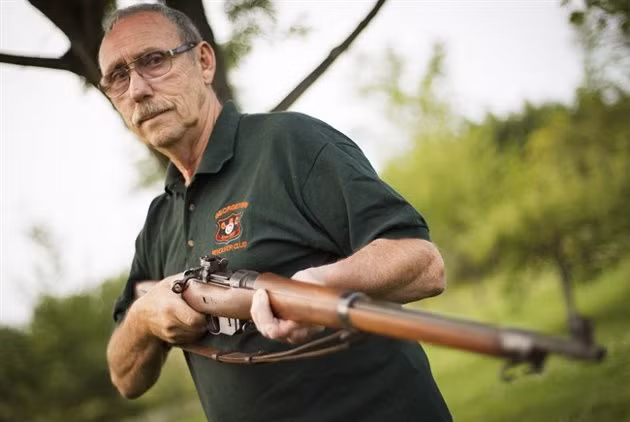 Tới năm 1918, sau khi Chiến tranh Thế giới thứ nhất, quân đội Canada đã chính thức loại biên hoàn toàn khẩu súng "đỏng đảnh" này để thay thế bằng loại súng trường M1903 do Mỹ thiết kế với độ tin cậy cao hơn hẳn. Nguồn ảnh: Ross.