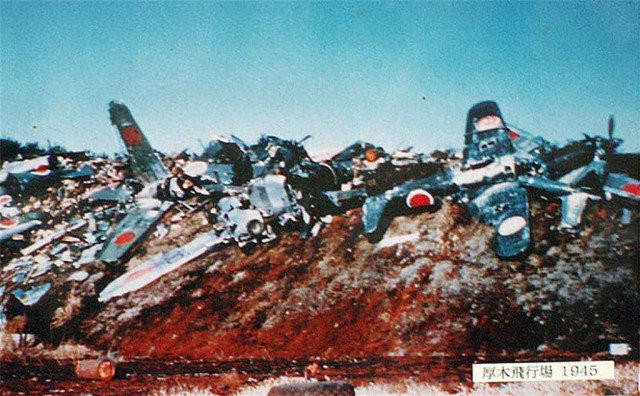 Mọi quốc gia trên thế giới dù thắng hay thua cuộc cũng có rất nhiều phi cơ phải chịu số phận bi thảm này. Nguồn ảnh: Warhistory.