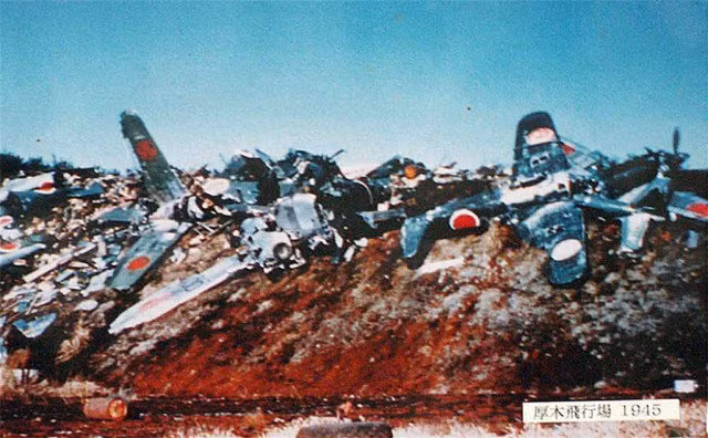 Mọi quốc gia trên thế giới dù thắng hay thua cuộc cũng có rất nhiều phi cơ phải chịu số phận bi thảm này. Nguồn ảnh: Warhistory.