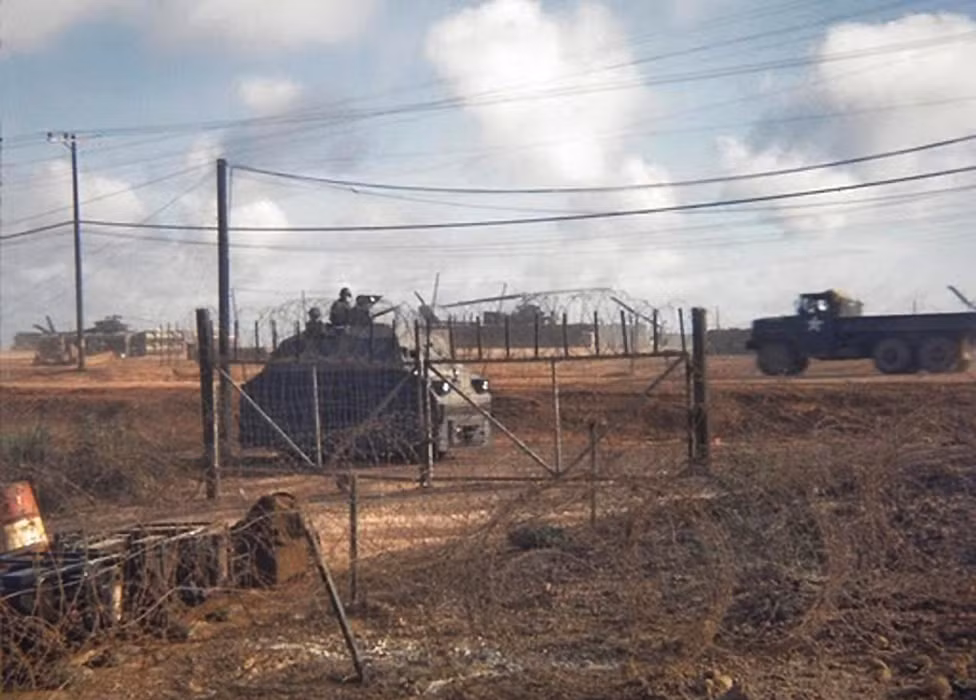 Ngoài ra, không có bất cứ một loại hỏa lực nào khác được trang bị trên chiếc đầu tàu bọc thép này. Nguồn ảnh: Flickr.