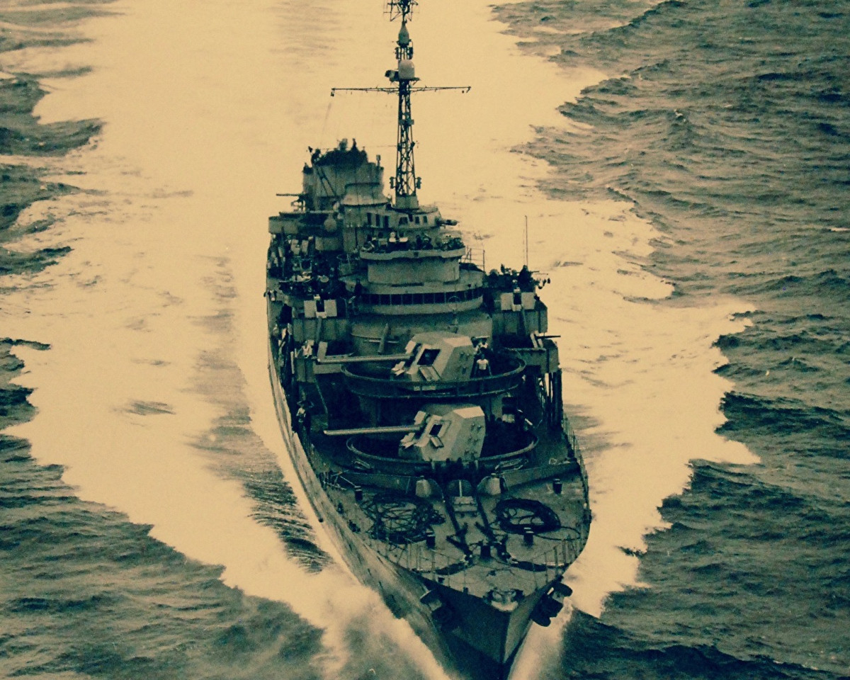 Trớ trêu thay, trong số 2 chiếc khu trục hạm lớp Fantasque bị chìm trong Chiến tranh Thế giới thứ 2 thì lại có một chiếc bị chìm do dính phải bom của... quân đồng minh tại trận Dakar ngày 7/5/1943. Nguồn ảnh: NavyinWII.