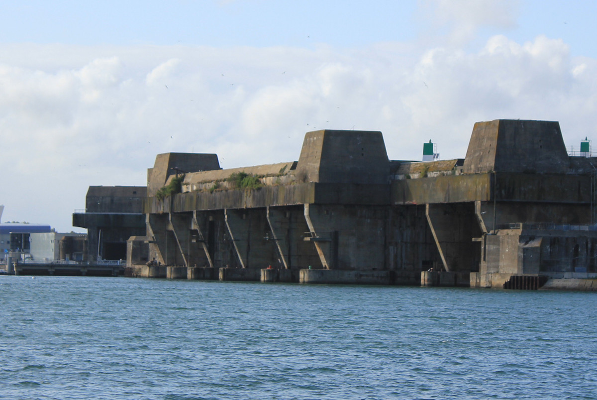 Tới nay, Keroman vẫn tiếp tục được mở cửa nhưng là vào mục đích thăm quan, du lịch. Mỗi năm có khoảng vài ngàn lượt khách tới đây thăm quan căn cứ tàu ngầm vĩ đại bậc nhất của Phát xít Đức này. Nguồn ảnh: Adviser.