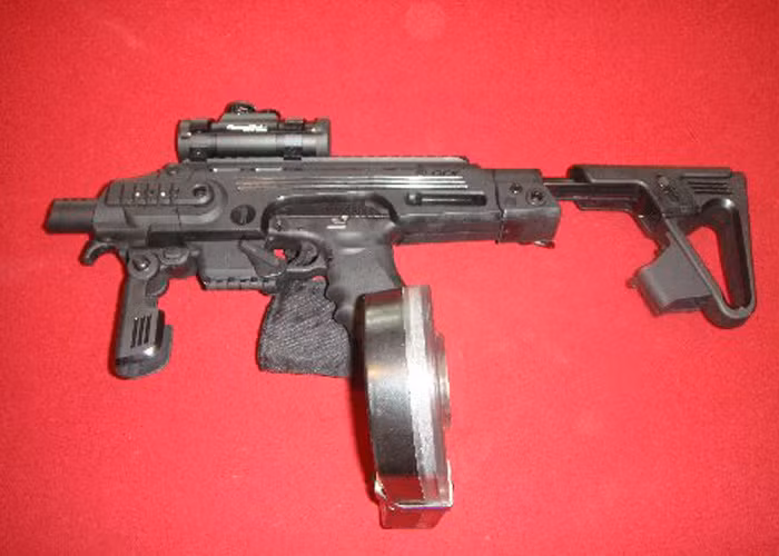 Chất liệu dùng để thiết kế Micro RONI Stabilizer thường được làm bằng nhựa tổng hợp, tuy nhiên cũng có một vài phiên bản với số lượng có hạn được làm hoàn toàn từ kim loại. Nguồn ảnh: CAAgearup.