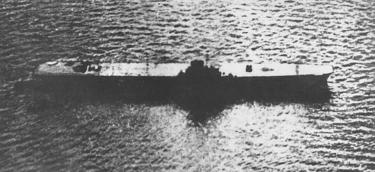 Có giá tương đương với 1,3 tỷ USD (theo tỷ giá năm 2017), Nhật đã tốn gần 4 năm để hoàn thiện tàu sân bay Taiho. Được hạ thủy vào ngày 7/4/1943, tới ngày 7/3/1944, tàu sân bay Taiho chính thức được gia nhập biên chế lực lượng Hải quân Đế quốc Nhật. Nguồn ảnh: Flickr.