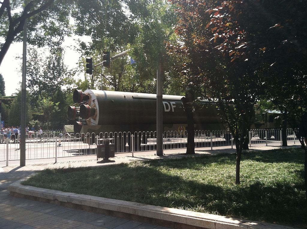 Hiện tại, phiên bản DF-5C với khả năng mang theo 10 đầu đạn hạt nhân vẫn còn đang nằm trong quá trình thử nghiệm của quân đội Trung Quốc. Tuy nhiên rất có thể, trong tương lai DF-5C sẽ sớm thành công và thay thế cho các phiên bản DF-5A, DF-5B hiện tại. Nguồn ảnh: Wiki.