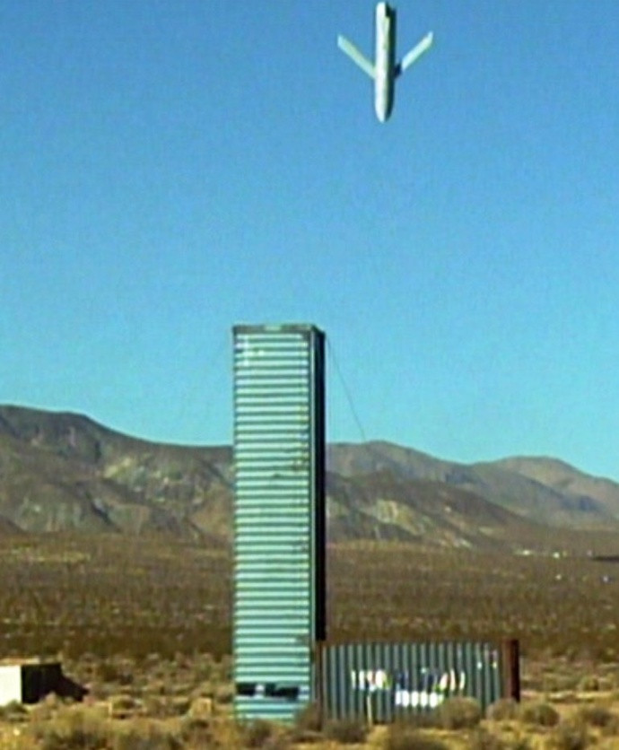 Các tên lửa AGM-158 trong thử nghiệm được triển khai từ các tiêm kích F/A-18C của Không quân Phần Lan. Nhóm chiến đấu cơ F/A-18C đã phóng tên lửa AGM-158 từ khoảng cách trên 300 km so với mục tiêu. Nguồn ảnh: Sina.