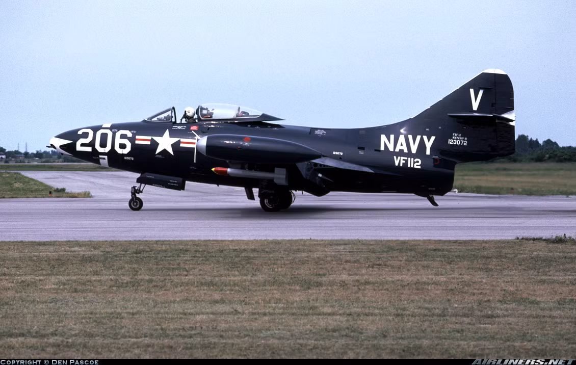 Tổng cộng đã từng có 1.382 chiếc F9F các phiên bản từng được chế tạo, phục vụ trong Không quân Hải quân Mỹ, Không quân Thủy quân Lục chiến Mỹ và Không quân Hải quân Argentina. Nguồn ảnh: Airliners.