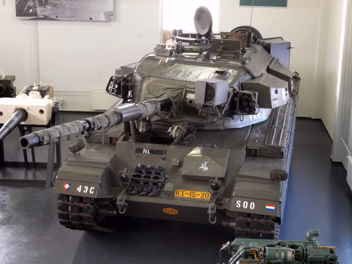 Tầm hoạt động của chiếc xe tăng chủ lực chiến trường do Anh sản xuất này vào khoảng 450 km tùy thuộc vào địa hình. Nguồn ảnh: Wiki.