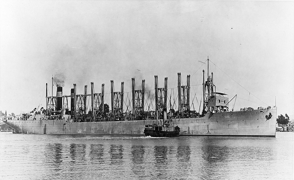Quá trình cải biên tàu USS Jupiter thành tàu sân bay được bắt đầu từ năm 1920 và bắt đầu được đưa vào hoạt động trở lại dưới vai trò của một tàu sân bay vào ngày 20/3/1922 với cái tên USS Langley. Nguồn ảnh: Flickr.