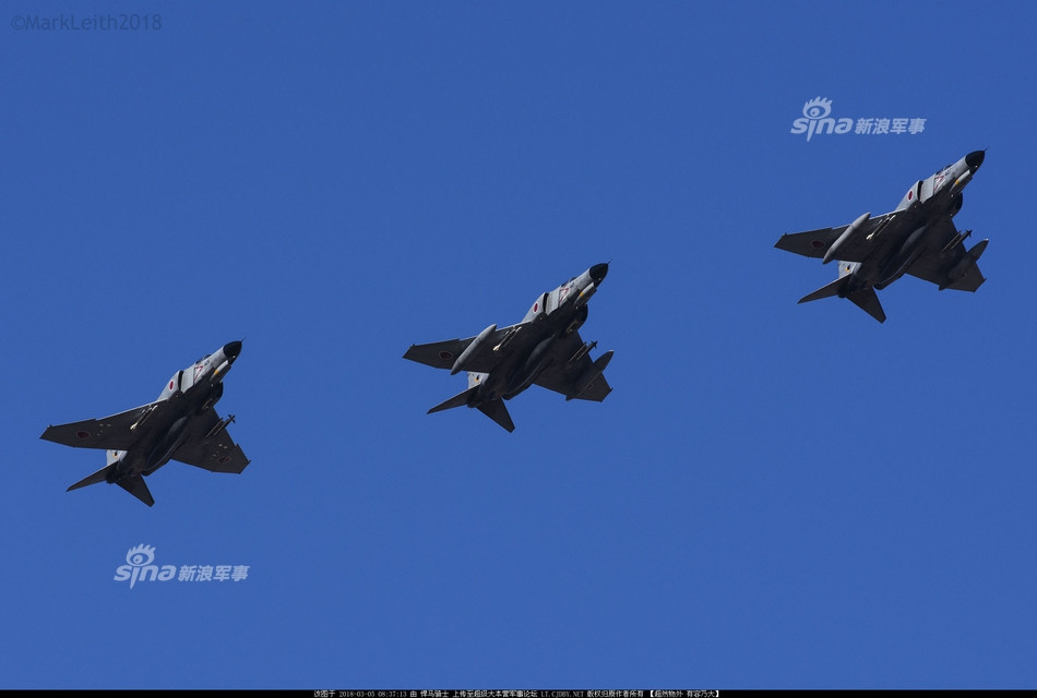 So với những chiếc phi cơ F-4 từng tham chiến ở Việt Nam, F-4 của Nhật Bản không có hệ thống tiếp liệu trên không, không tương thích với tên lửa AGM-12, không có hệ thống điều khiển vũ khí hạt nhân và không có khả năng tấn công mặt đất. Nguồn ảnh: Sina.