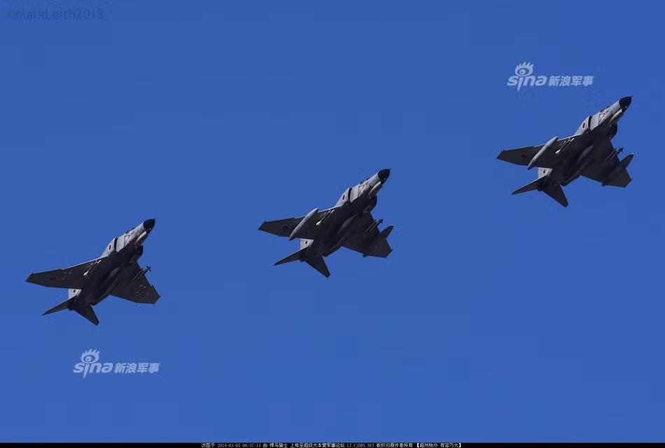 So với những chiếc phi cơ F-4 từng tham chiến ở Việt Nam, F-4 của Nhật Bản không có hệ thống tiếp liệu trên không, không tương thích với tên lửa AGM-12, không có hệ thống điều khiển vũ khí hạt nhân và không có khả năng tấn công mặt đất. Nguồn ảnh: Sina.