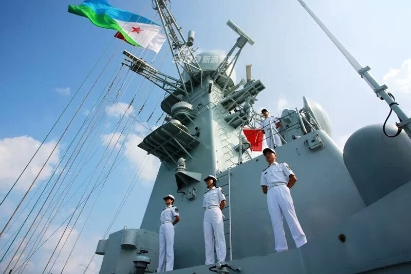 Biên đội tàu này thuộc đội tàu hộ tống số 27 của Hải quân Trung Quốc, được biết biên đội này vừa có hải trình qua vùng biển vịnh Aden, đi vào hải phận Somali và cuối cùng là vòng qua vùng biển Bắc Phi, xuống vịnh Guinea và trở về nước này. Nguồn ảnh: Sina.