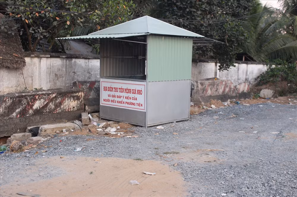 Còn “Điểm thu tiền mệnh giá nhỏ” này càng không có việc để làm.