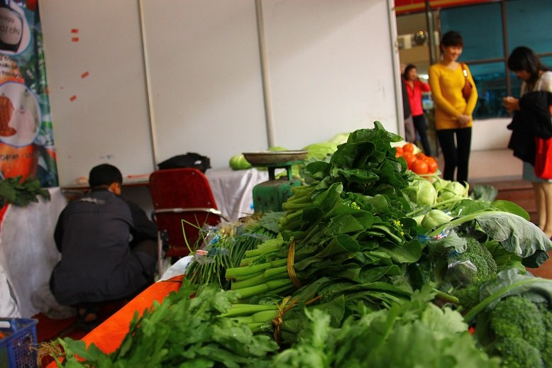 Giá cả hàng hóa có khả năng tăng nếu thuế tăng đồng loạt. Ảnh: L.Bằng