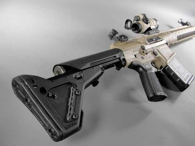 R.E.P.R sử dụng hộp tiếp đạn 20 viên, ngoài ra, báng tỳ vai của súng cũng được thiết kế để chỉnh kích thước, phù hợp với tùy từng thể hình của người sử dụng. Nguồn ảnh: LWRCI.