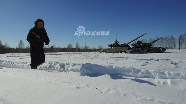 Màn cầu hôn cực kỳ lãng mạn này được thực hiện vào đúng ngày Quốc tế Phụ nữ 8/3. Nguồn ảnh: Sina.