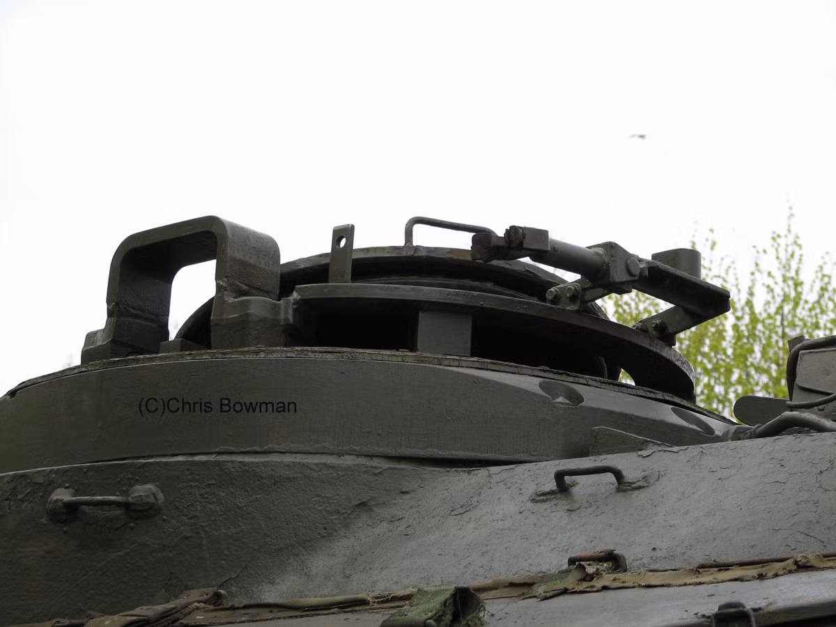 Tháp quan sát của xa trưởng trên chiếc Centurion Mark V. Nguồn ảnh: Chris.