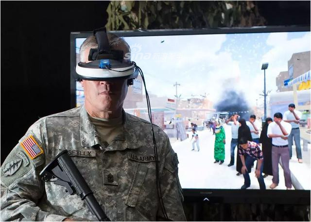 Hiện tại, quân đội một số nước phát triển như Mỹ, Trung Quốc, Đức đang ứng dụng công nghệ thực tế ảo với quy mô lớn vào huấn luyện. Kèm theo đó là các chương trình phần mềm được xây dựng riêng biệt cho quân đội cũng đang dần được hoàn thiện. Nguồn ảnh: Sina.