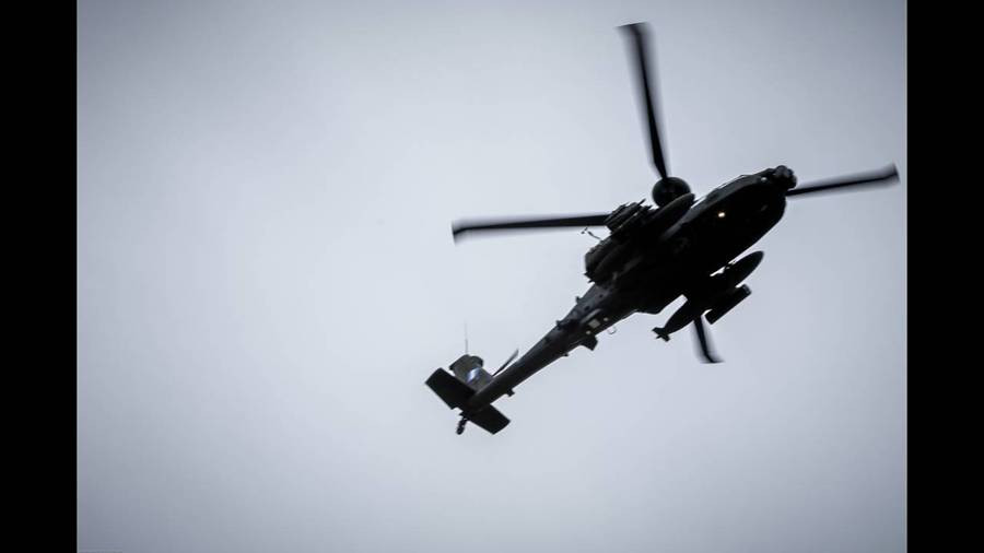 Không thể thiếu trong cuộc duyệt binh đó là sự tham gia của các trực thăng Apache. Đây là loại trực thăng tấn công hiện đại nhất mà Hy Lạp hiện đang sở hữu. Nguồn ảnh: Sina.