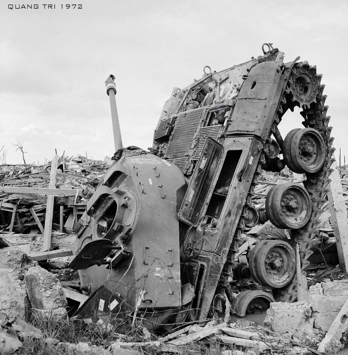 Tính chung trong toàn năm 1972, tổn thất của quân đội Mỹ ở chiến dịch quân sự này là cực kỳ lớn so với mức độ can thiệp của họ trong giai đoạn cuối của chiến tranh, theo ước tính có khoảng 4500 lính Mỹ chịu thương vong khi tham gia chiến dịch này. Nguồn ảnh: Flickr.