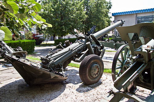 Phần đế cối có phân khổng lồ của những khẩu M240. Nguồn ảnh: Wiki.