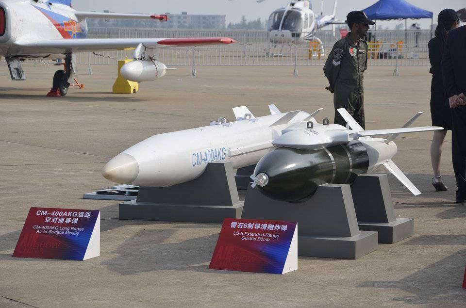 Cụ thể, tốc độ tối đa mà CM-400AKG có thể đạt được lên tới Mach 5, tương đương với 6100 km/h. Hiện tại, loại tên lửa do Trung Quốc sản xuất này đã xuất hiện trong biên chế của Không quân Afghanistan. Nguồn ảnh: News.