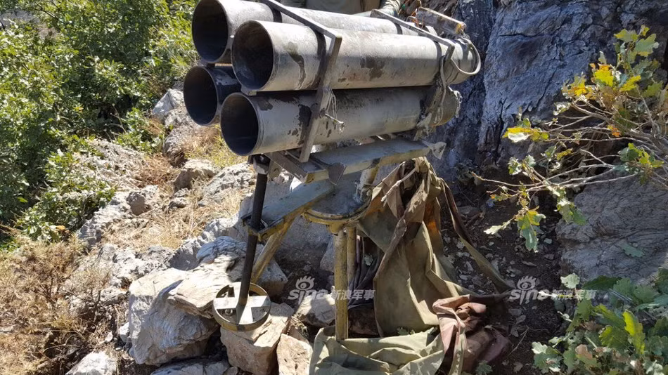 Phiên bản được sử dụng bởi những nữ chiến binh này đã được cải biên, chỉ còn từ 4 tới 8 ống phóng thay vì phiên bản đầy đủ bao gồm 12 ống phóng như thiết kế ban đầu. Nguồn ảnh: Sina.