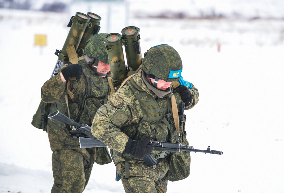 Binh lính Nga cùng súng phóng lựu nhiệt áp RPO-A. Nguồn ảnh: Milru.