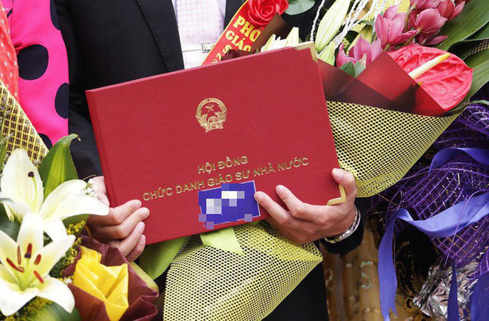 Một số ứng viên tự xin rút khỏi danh sách rà soát GS, PGS. (Ảnh: Tuổi trẻ) Một số ứng viên tự xin rút khỏi danh sách rà soát GS, PGS. (Ảnh: Tuổi trẻ)