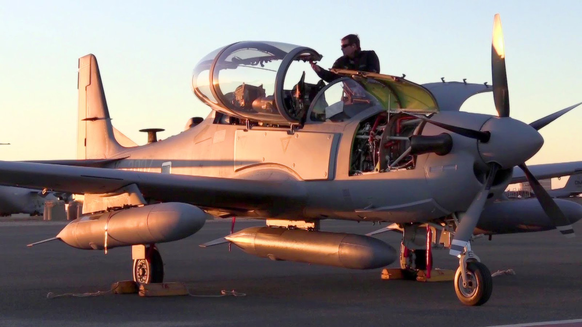 Mặc dù có vẻ bề ngoài chỉ là một chiếc máy bay cánh quạt trông có vẻ khá cổ lỗ, tuy nhiên bên trong của chiếc máy bay này lại được trang bị các loại công nghệ hiện đại, tiên tiến bậc nhất với hệ thống điều khiển bao gồm toàn các màn hình hiển thị điện tử. Nguồn ảnh: Aircraft.